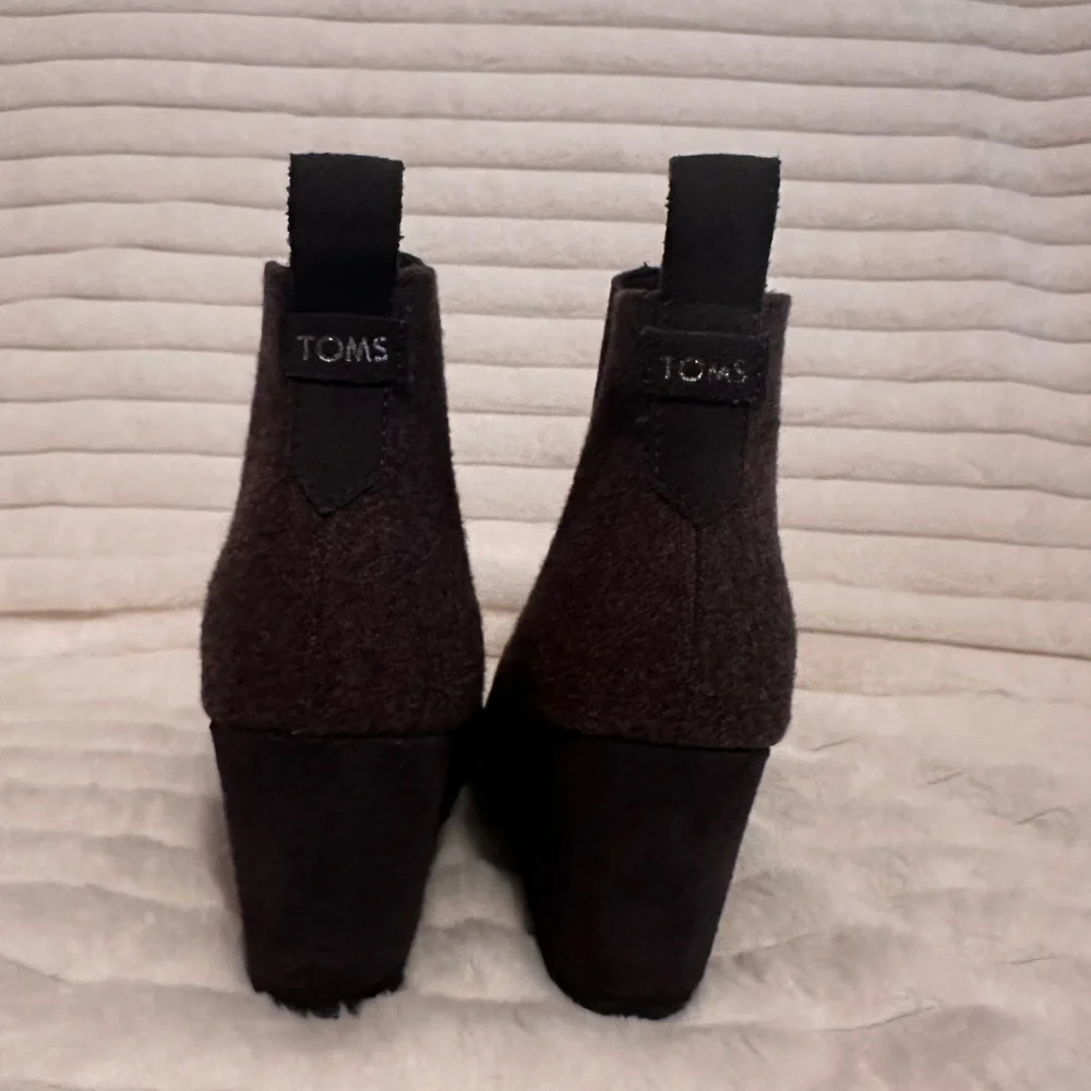 Toms Gray Suede Chelsea Booties - Picture 2 of 4